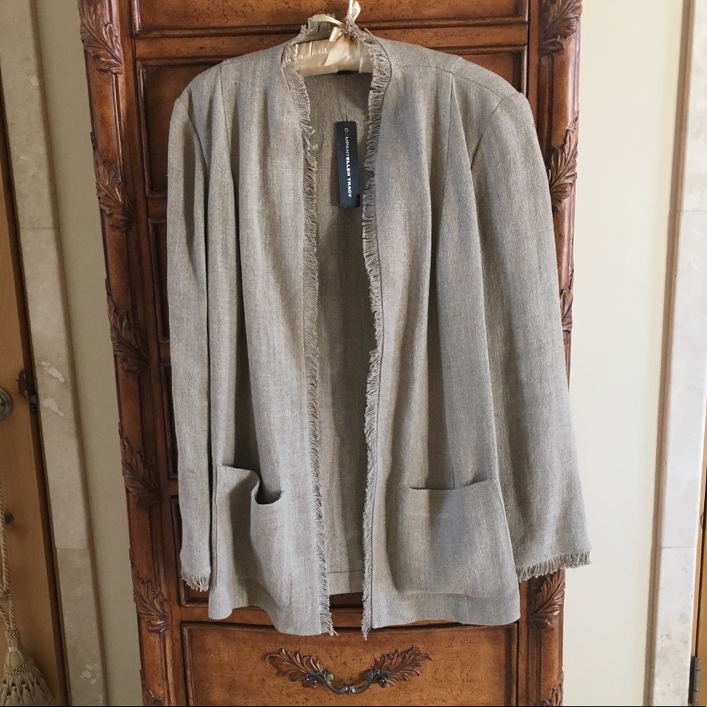 Ellen Tracy women’s 100% linen jackt. NWT Gorgeous